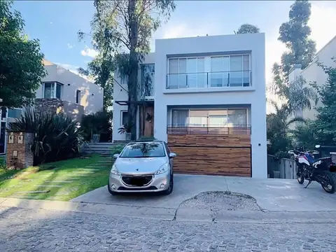 Casa en Alquiler de 4 Ambientes en el Barrio Dorrego, Quilmes Centro