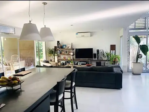 Casa en Alquiler de 4 Ambientes en el Barrio Dorrego, Quilmes Centro