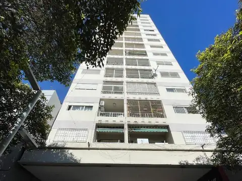 Monoambiente a la Venta sobre Rivadavia