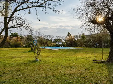 Casa en venta - Calle 30 entre 705 y 706