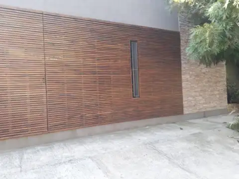 Casa 5 ambientes con 4 baños