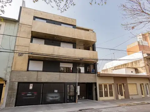 Alquiler 1 dormitorio Almafuerte 846 piso 2 escalera NUEVO