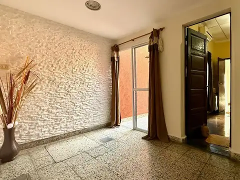 Venta Casa con Quincho en Billinghurst