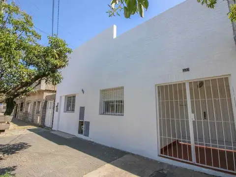 Depto Tipo Casa en Alquiler de 3 ambientes