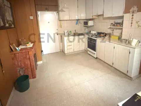 AMPLIO DEPARTAMENTO DE 3 DORMITORIOS EN PLENO CENTRO - VENADO TUERTO