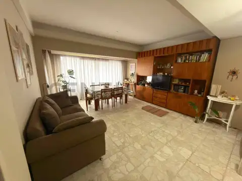 AMPLIO DEPARTAMENTO DE 3 DORMITORIOS EN PLENO CENTRO - VENADO TUERTO