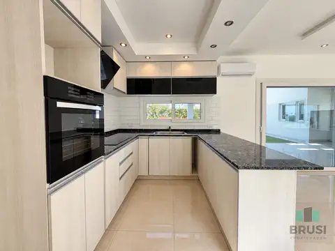 Casa en Venta en Santa Inés, USD 250.000