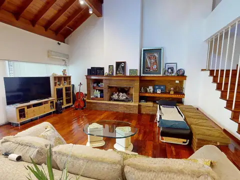 Casa 7 ambientes con 3 baños