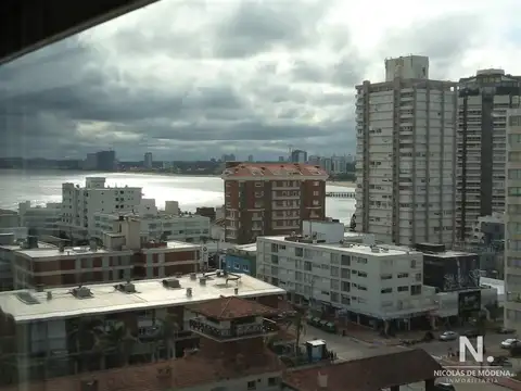 Departamento en Venta en Península, USD 195.000