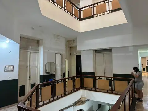 Hotel con locales en venta en Constitución, Capital Federal