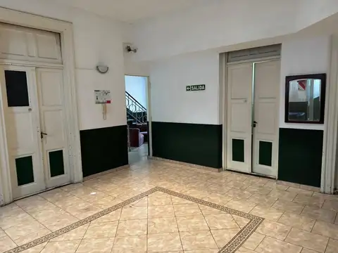 Hotel con locales en venta en Constitución, Capital Federal