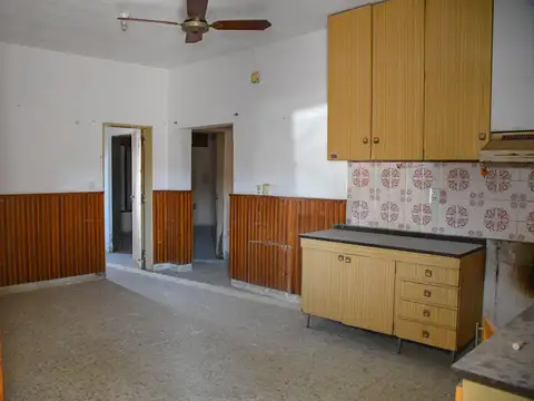 Casa 6 ambientes con 1 baño