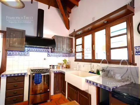 Casa en Alquiler Temporal con 2 cocheras