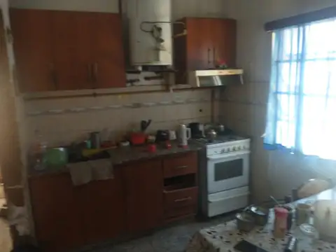 LOTE CON PROPIEDAD A REFACCIONAR O DEMOLER