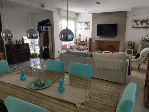 Casa en Alquiler Temporal con 3 cocheras