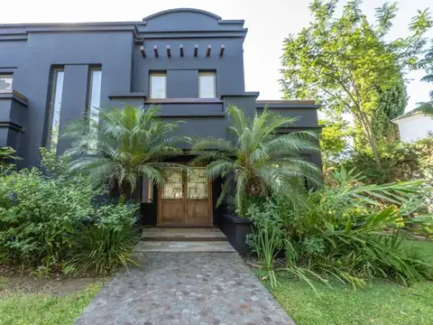 Casa 5 ambientes con 5 baños