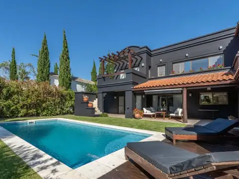 Casa 310 mt2 Cubiertos en La Alameda Nordelta