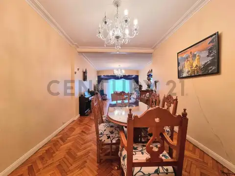 Azcuenaga 1000, Piso 0