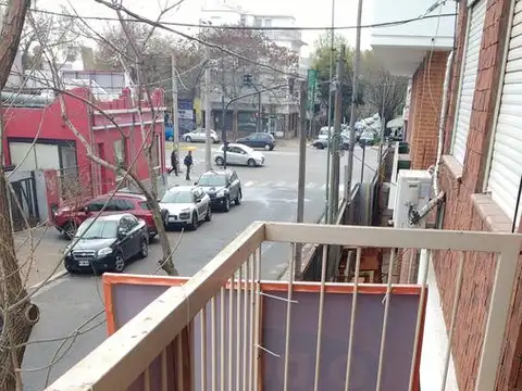 Departamento 4 ambientes, patio, balcón, cochera - Olivos-Maipu/Uzal