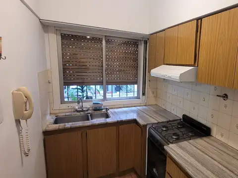 Depto Tipo Casa en Venta en Flores, USD 138.000