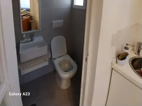MONOAMBIENTE PLANTA BAJA FRENTE - APTO USO PROFESIONAL - RECICLADO - EXCELENTE ESTADO