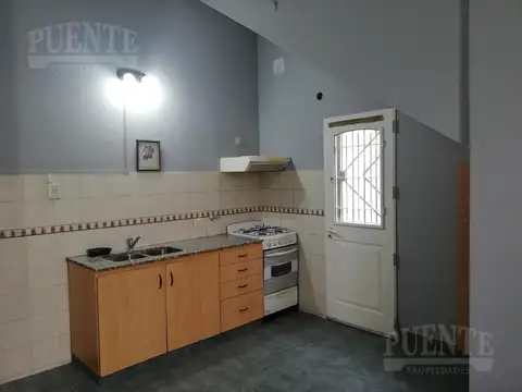 Depto Tipo Casa en Alquiler en Lomas de Zamora, $ 750.000