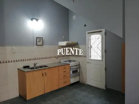 Depto Tipo Casa en Alquiler en Lomas de Zamora, $ 750.000