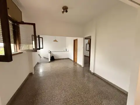 Depto Tipo Casa en Alquiler de 3 ambientes