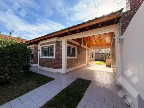 Casa en Venta en Plottier, USD 193.000