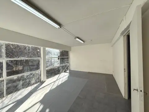 Oficina en Alquiler 40 años