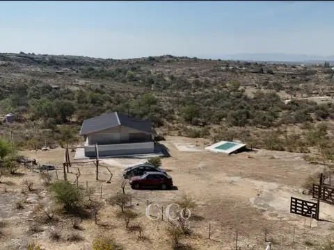 Casa 6 ambientes con 2 baños