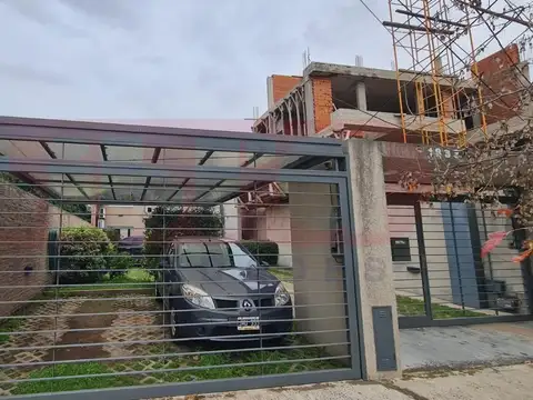 Venta departamento 2 ambientes patio cochera