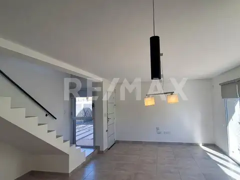 Depto Tipo Casa en Venta 4 años