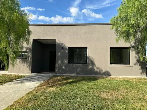 Casa  en Venta en San Ramiro, Pilar del Este, Pilar