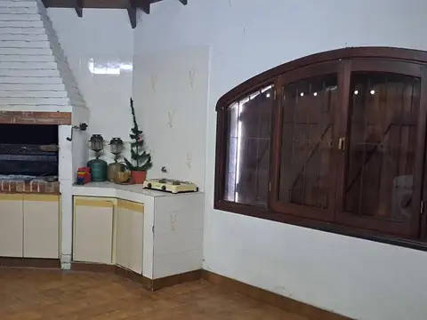 Casa 4 ambientes con 4 baños