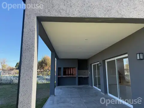 Casa 6 ambientes con 3 baños
