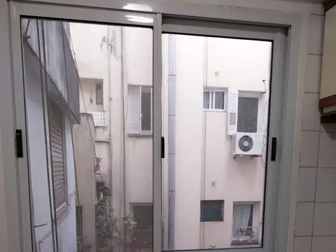 Parana 1000, Piso 7