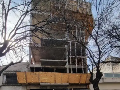 Edificio en construcción de 820m²