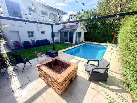 Casa 7 ambientes con 2 baños