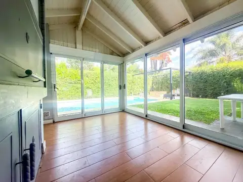 Casa en Venta con 4 cocheras