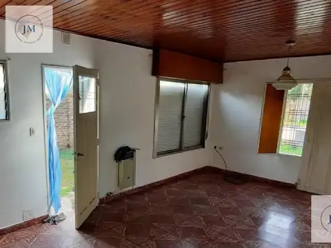Casa 2 ambientes con 1 baño