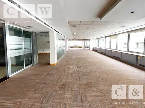 Oficina en Venta con 8 cocheras