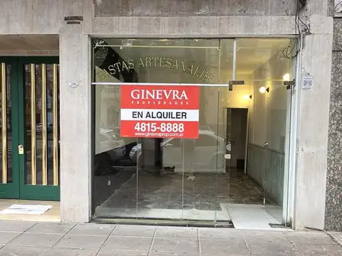 Local Comercial. Planta Baja: 3.50 x 6 m. A metros de Av. Cabildo