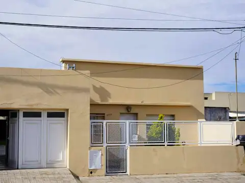 CASA 2 DORMITORIOS, QUINCHO Y PARQUE APTA CREDITO