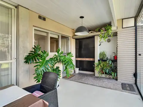 Casa en Venta con 6 cocheras