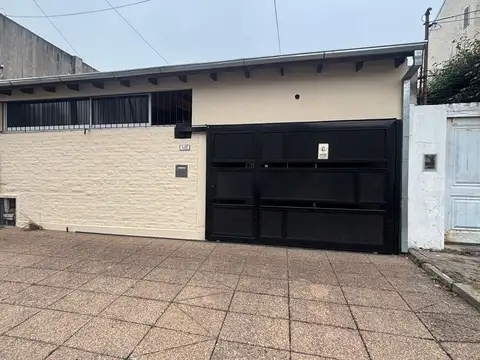 Casa en Venta en Martín Coronado, USD 140.000