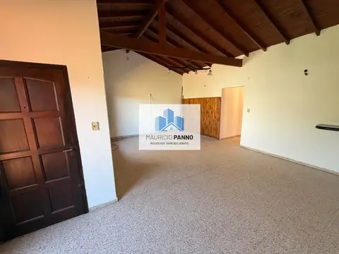 Casa en Alquiler con 1 cochera