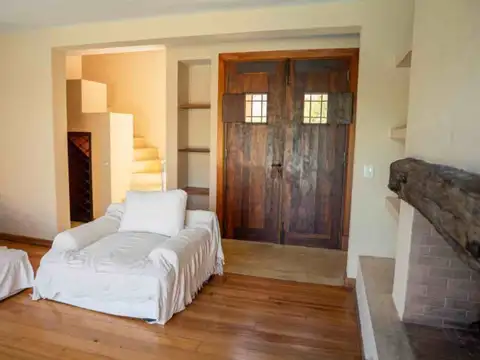 Casa 5 ambientes con 3 baños