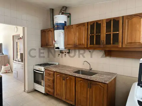 Casa 5 ambientes con 2 baños