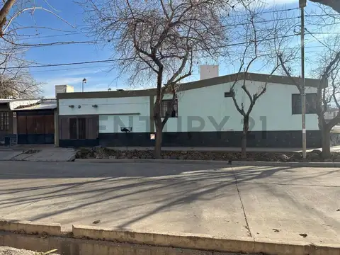 Juan Domingo Perón 1700, Piso 0